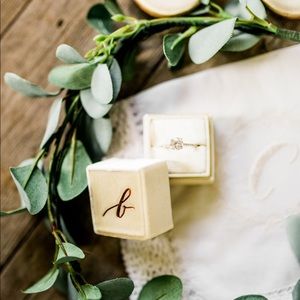 The Mrs. “B” Box Margaery Vintage Velvet Ring Box